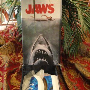 NIB..JAWS..womens Sperry laced slip ons size 5 1/2